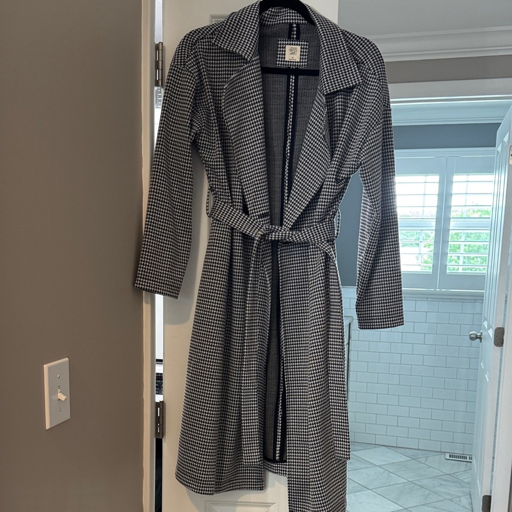 Women's Houndstooth Belted Coat